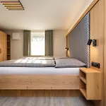 Haus Meneweger Apartman *