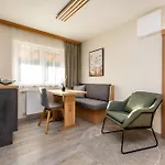 Haus Meneweger Apartman Flachau
