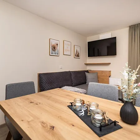 Haus Meneweger Apartman Flachau
